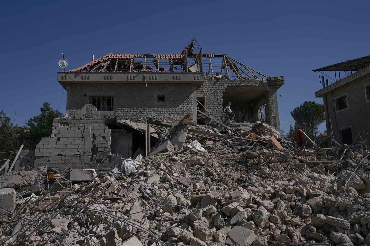 FOTO: Serangan Udara Israel Guncang Lebanon Timur Korban Tewas 12 Orang