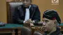 Musisi Ahmad Dhani bersiap menjalani sidang lanjutan kasus ujaran kebencian (Hate Speech) di media sosial Twitter di Pengadilan Negeri Jakarta Selatan, Senin (30/4). Sidang tersebut beragendakan tanggapan Jaksa penuntut umum. (Liputan6.com/Faizal Fanani)