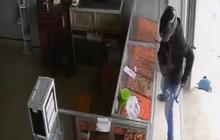 Apes, Mimpi Pemuda Ini jadi Orang Kaya usai Gasak 300 Gram Emas Pupus Gara-Gara HP Jatuh di Lokasi Perampokan
