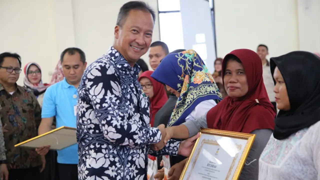 Mensos Agus Gumiwang Apresiasi KPM PKH Graduasi Sejahtera Mandiri