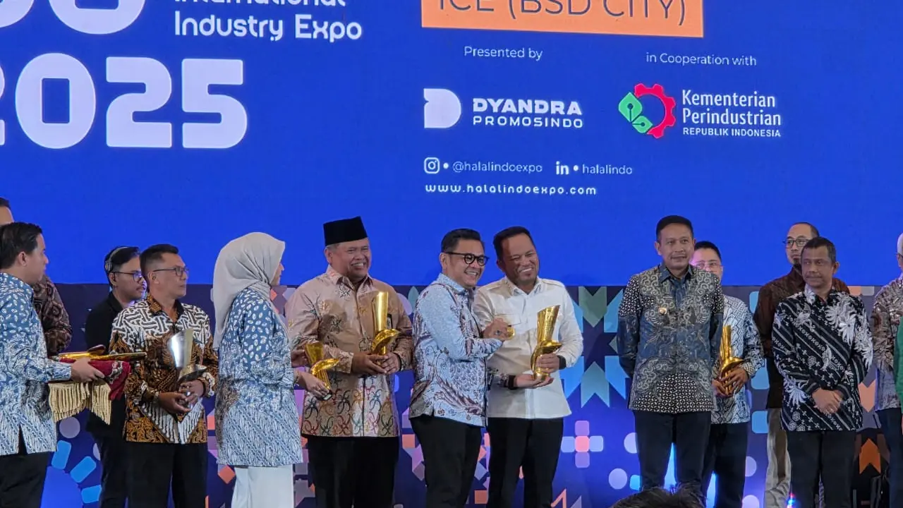 Indonesia Halal Industry Award 2025: Kaltim Raih Penghargaan Lembaga Pemerintahan Pendukung Program Halal Terbaik di