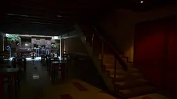 Pemandangan restoran Hotel Wilton yang kosong di Buenos Aires, Argentina pada 10 Juni 2021. Pembatasan akibat pandemi corona Covid-19 telah menyebabkan penurunan jumlah wisatawan selama setahun di Argentina. (RONALDO SCHEMIDT / AFP)