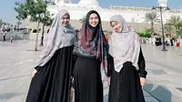 8 Potret Oki Setiana Dewi, Shindy Putri dan Ria Ricis Umroh Bareng, Ajak Suami dan Anak