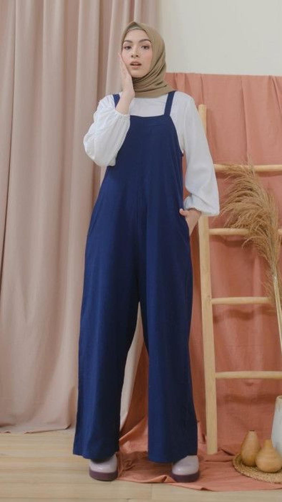 6.&nbsp;Lozy Hijab Lilac Linen Jumpsuit