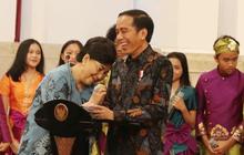 VIDEO: Jokowi Kenang Momen Bareng Titiek Puspa, Presiden 'Disuruh-suruh' Acara di Istana