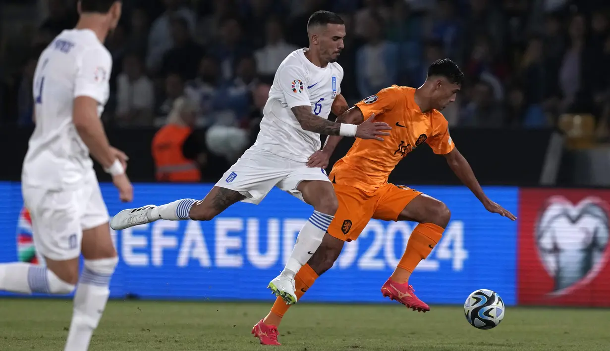Tim Oranje berhasil mengalahkan tuan rumah Yunani dengan skor tipis 1-0. (AP Photo/Thanassis Stavrakis)
