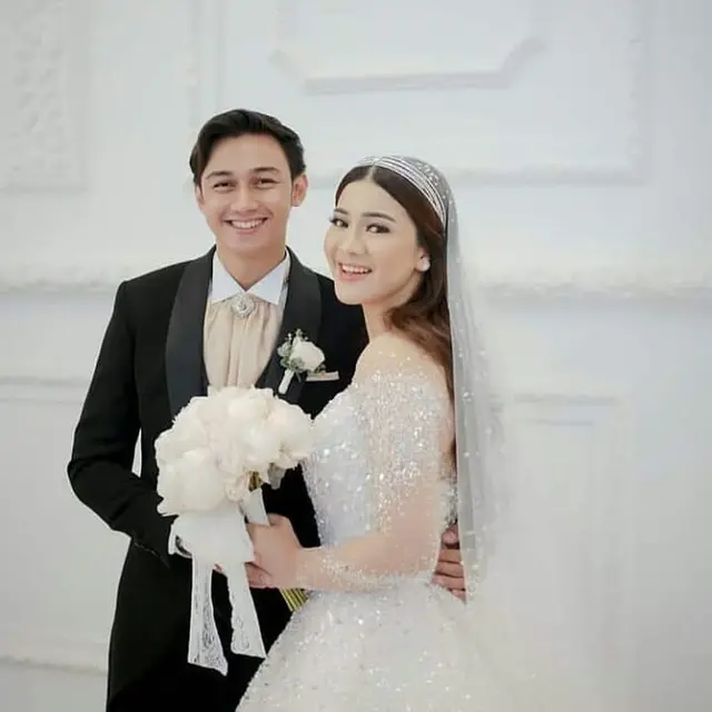 6 Momen Pernikahan Artis yang Pacaran Lebih dari 7 Tahun, Terbaru Feli-Hito