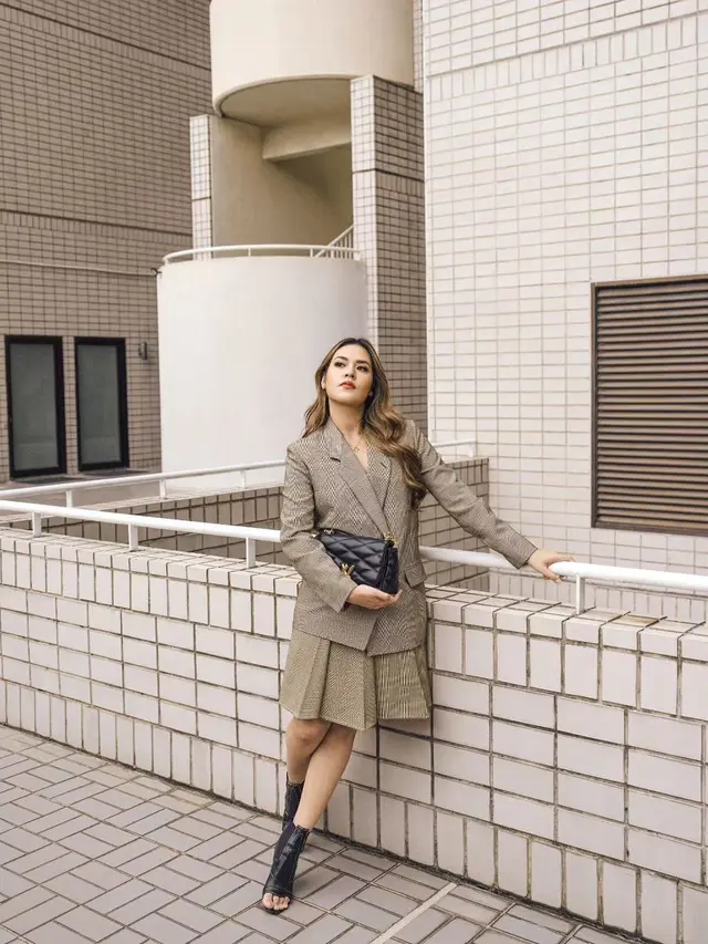 One Set Blazer dan Rok