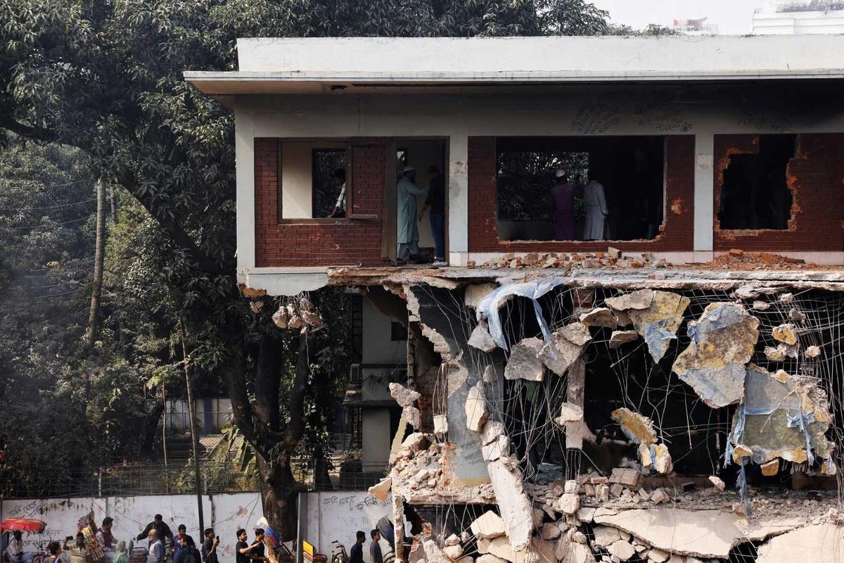 Warga Bangladesh hancurkan rumah keluarga Bapak Pendiri Bangsa