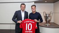 Philippe Coutinho bersama Hasan Salihamidzic. (dok. Bayern Munchen)