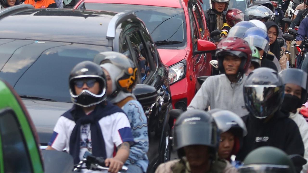 Kemacetan parah lalu lintas menuju Puncak Bogor
