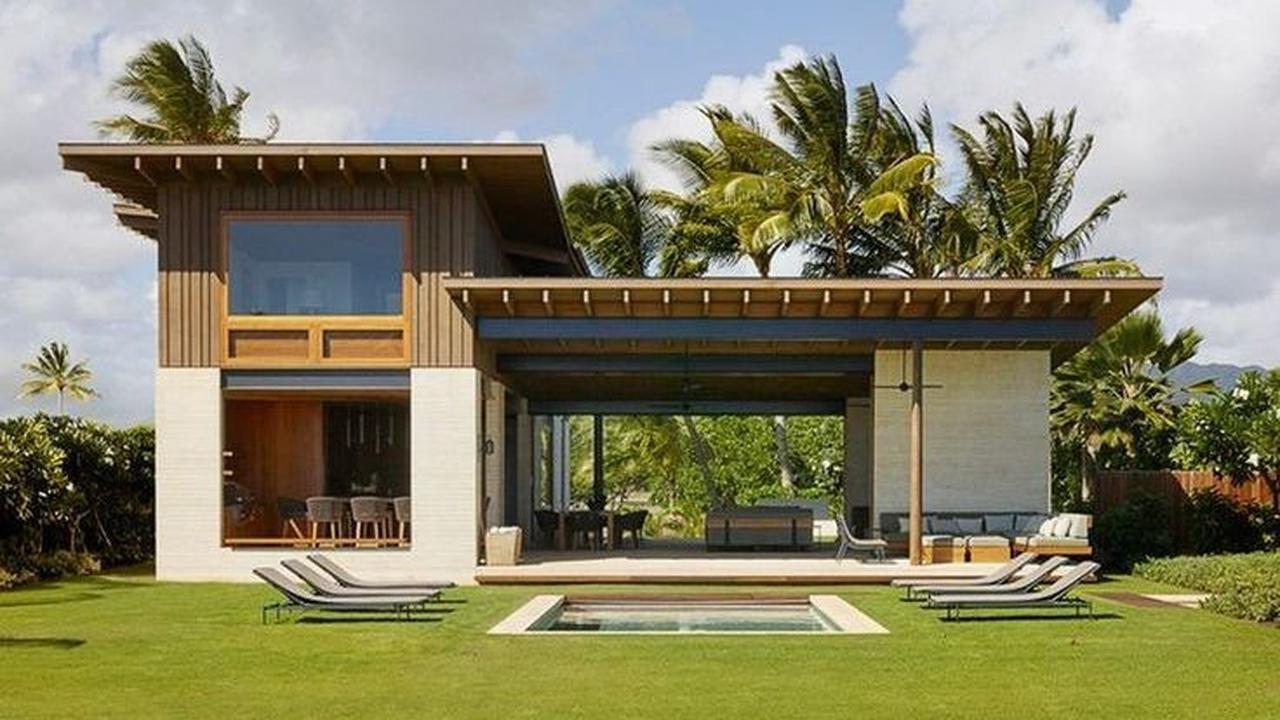 3. Rumah Tropis Modern dengan Teras Luas