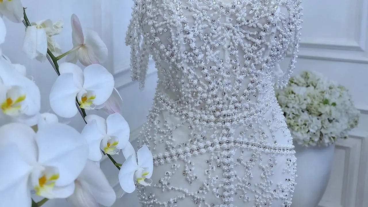 Mengintip 2 Gaun Karya Anaz Khairunnas untuk Jolene Marie di Miss International 2019, Ada yang Bertabur Berlian
