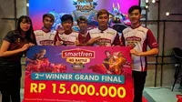 Tim PowerDanger dari Surabaya yang meraih juara dua di kompetisi Mobile Legends Smartfren 4G Battle (sumber: istimewa)