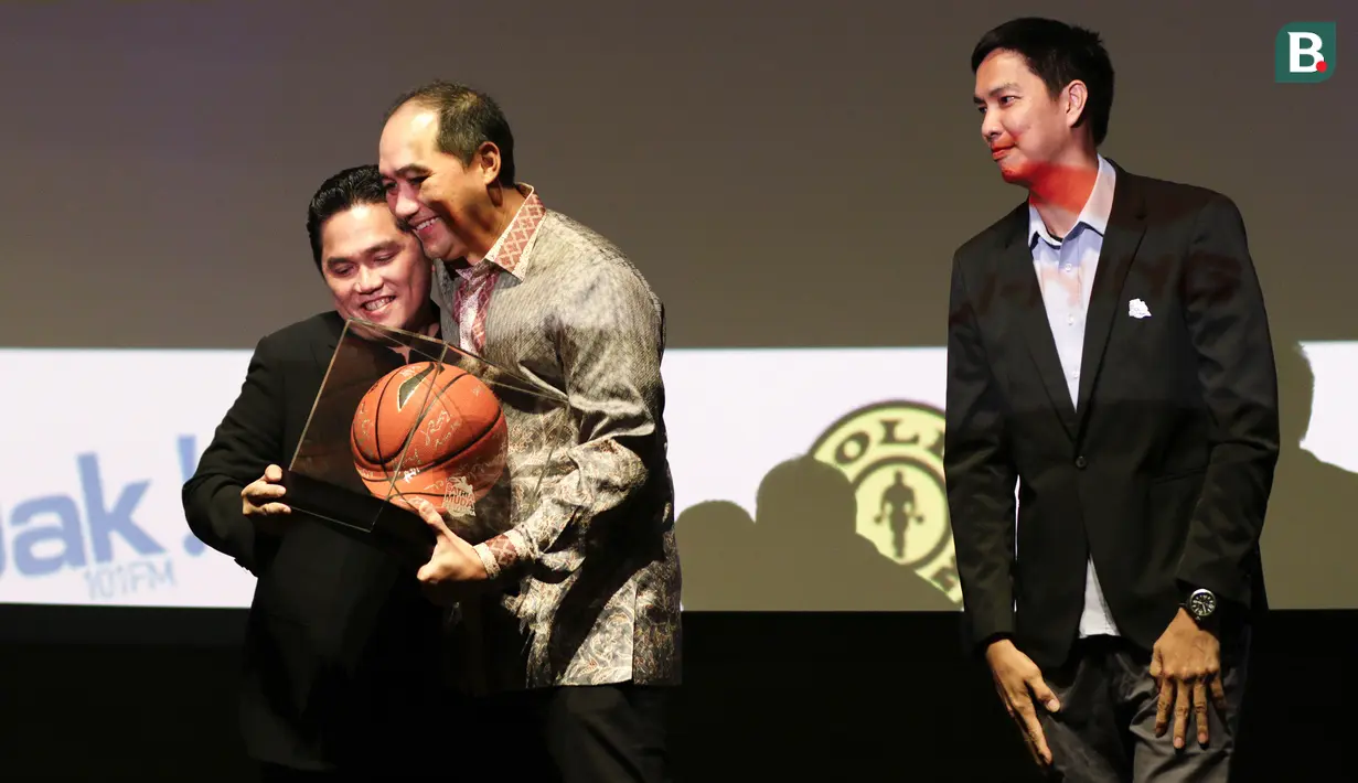 Pemilik Satria Muda, Erick Thohir, saat peluncuran film 25 tahun Satria Muda di XXI Epicentrum, Jakarta, Kamis (15/11). Peluncuran ini dalam rangka peringatan hari jadi SM yang ke-25 tahun. (Bola.com/Yoppy Renato)