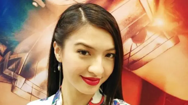 Meski Suka Manyun, Cantiknya Raline Shah Nggak Pernah Luntur