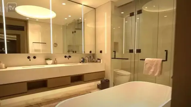 Potret Kamar Tidur Rumah Maia Estianty, Dindingnya Bergaya Italia