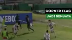 Gelandang Independiente U-20, Angelo Preciado, gunakan corner flag sebagai senjata untuk bertahan dari serangan lawannya.