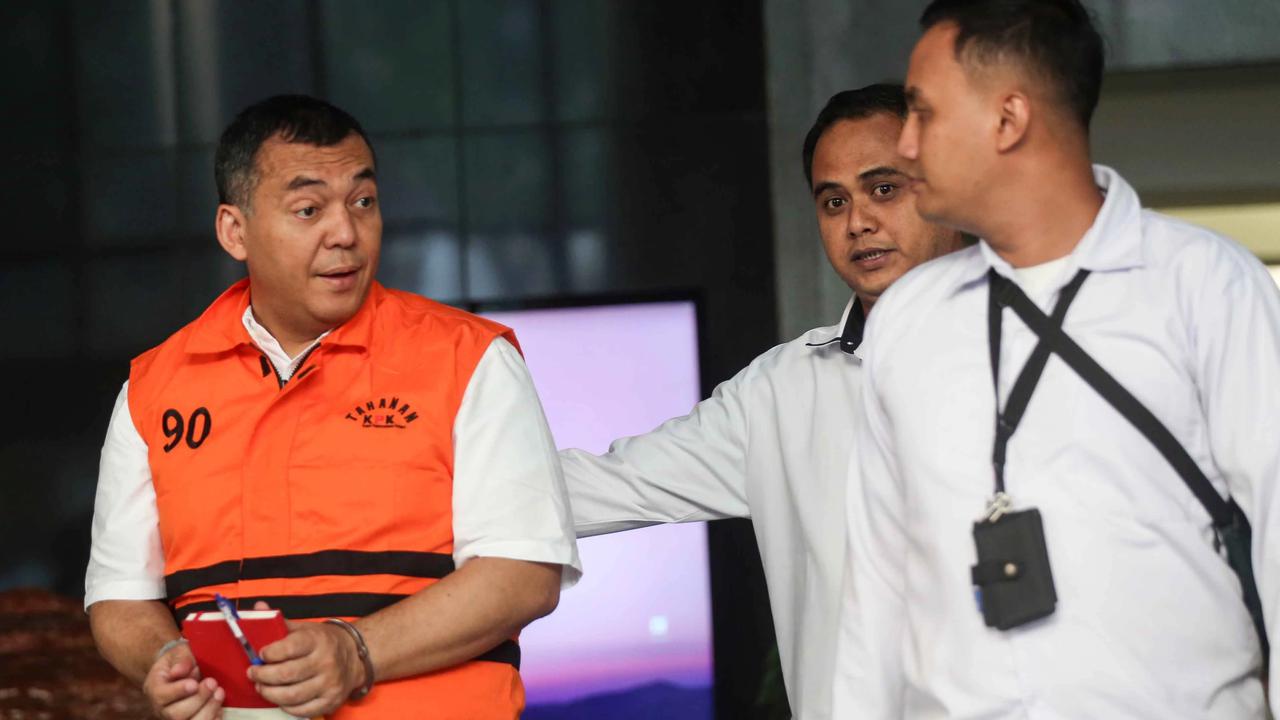 FOTO: Silmy Karim Jalani Pemeriksaan Perdana Sebagai Tersangka Korupsi Imigrasi