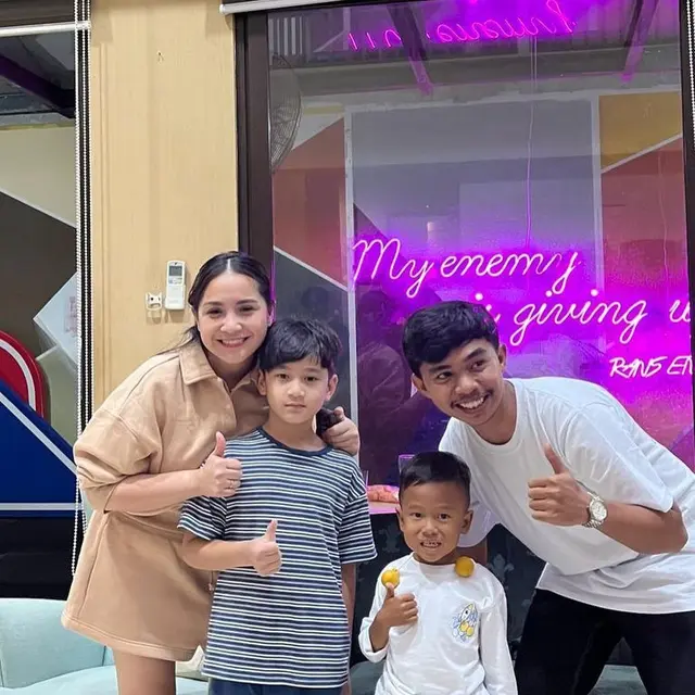 6 Potret Rafathar Bareng Sosok Viral, Terbaru Bersama Anak Jago Main Latto-Latto