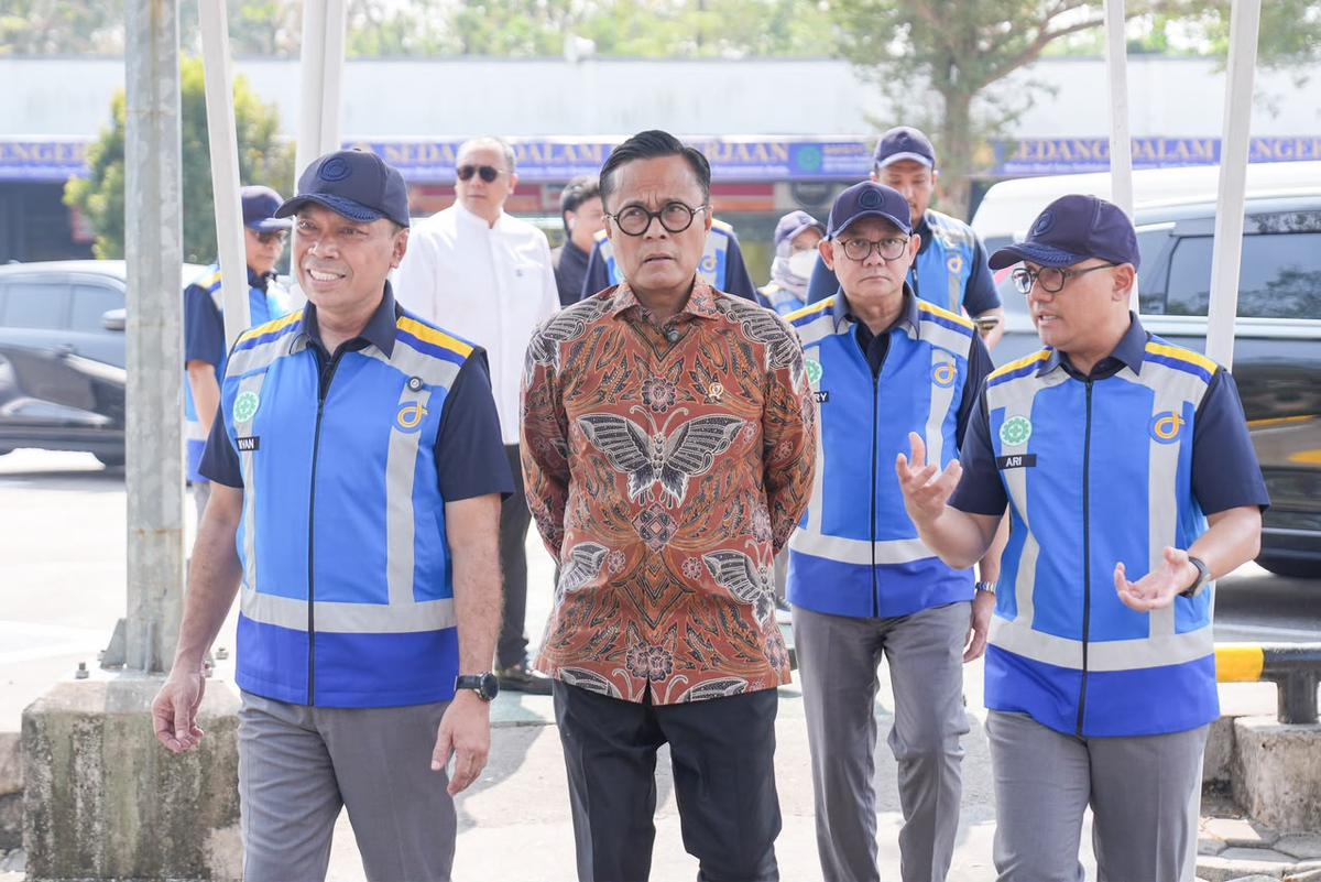 Kepala Badan Pengaturan (BP) BUMN sekaligus COO Danantara Indonesia, Dony Oskaria di Rest Area Jasa Marga. (Dok. Jasa Marga)