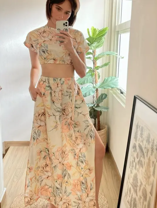 Sudah jadi ibu dari dua anak, Renata Kusmanto kerap dipuji karena selau tampil langsing dengan postur proporsional. (FOTO: instagram.com/renata711)