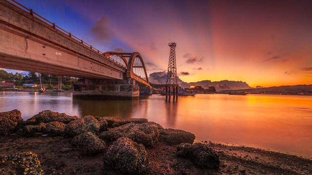 Jembatan Kuning Abeli Kendari.(Liputan6.com/Foto Rahmat Ladae Untuk Liputan6.com)