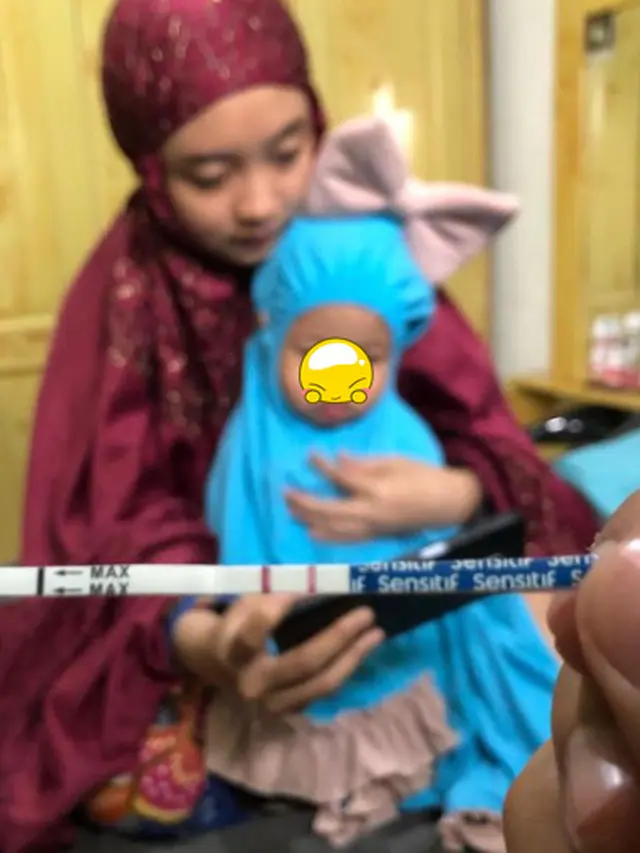 Siap Sambut Anak Kedua, Ini 6 Potret Rafly DA dan Ega Noviantika Momong Buah Hati