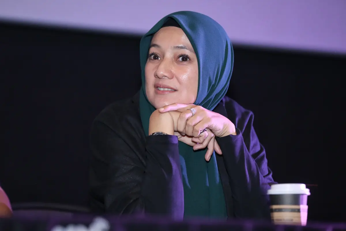 [Fimela] Cut Mini Berhijab