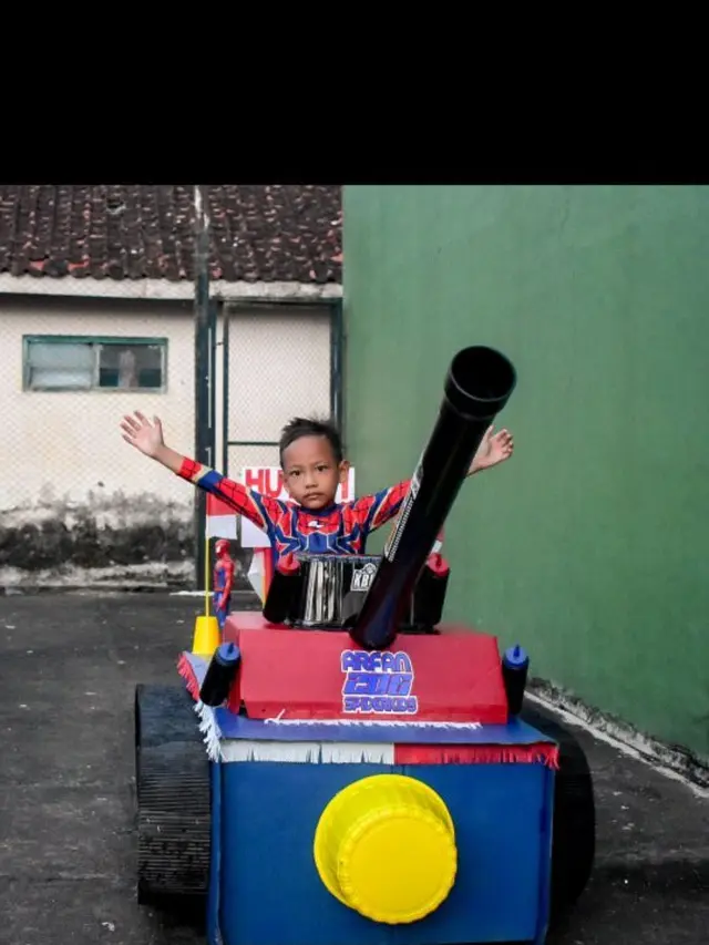 7 Potret Sepeda Hias Ramaikan Karnaval HUT RI Ini Kreatif, Ada Tank Hingga Pesawat