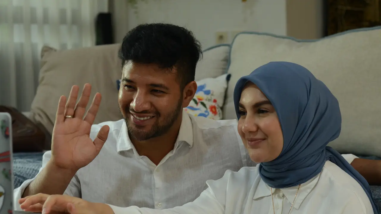 Ammar Zoni dan Irish Bella. (Foto: Dok. AISH TV)