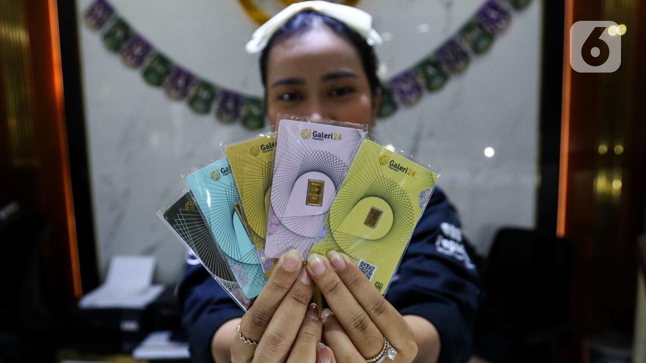 Harga Emas Batangan 24 Karat Antam, Pegadaian, dan Hartadinata per 23 Desember 2025