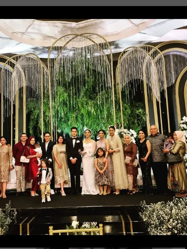 Glenca Chysara dan Rendi Jhon resmi menikah (Sumber foto: Instagram sendywidodo)