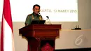 Panglima TNI Moeldoko membuka acara talk show dengan tema 'TNI Mendengar’ di Markas Besar TNI, Jakarta, Kamis (12/3/2015). Program TNI mendengar mengangkat tema ketahanan di bidang energi dengan berbagai permasalahannya. (Liputan6.com/Yoppy Renato)