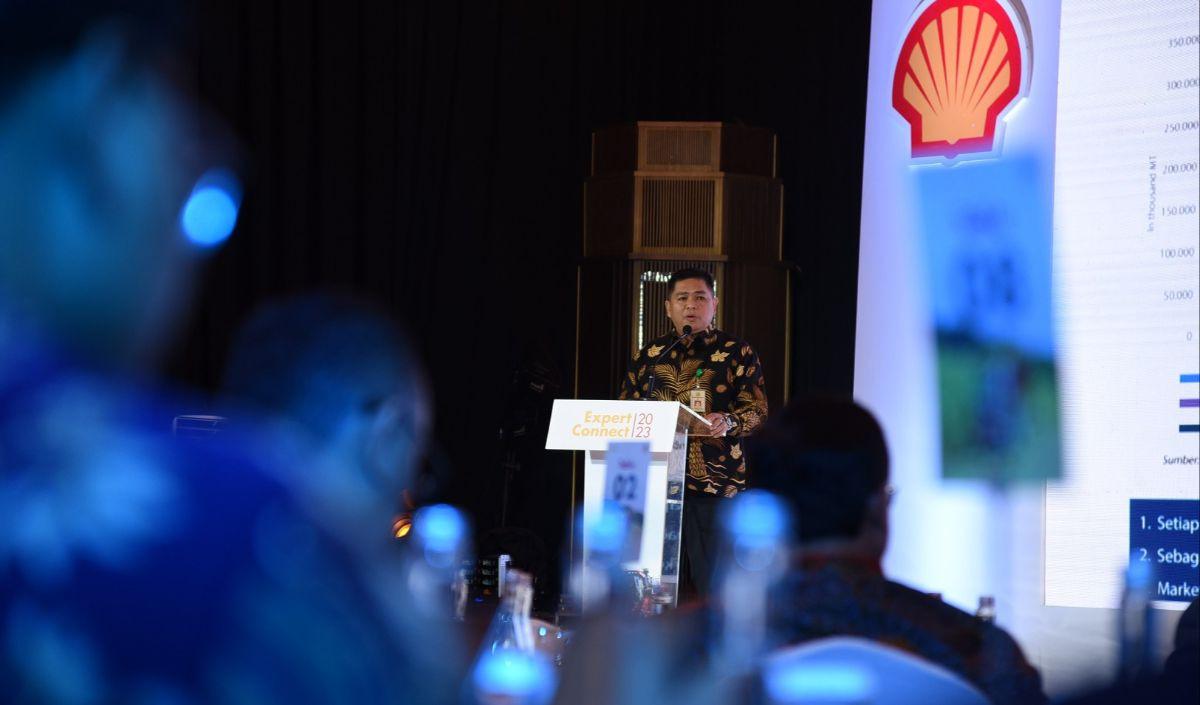 "Inovasi pelumas dan services Shell yang mengadopsi teknologi, relevan mendukung produktivitas dan efisiensi<br>industri pertanian, dan berikan total value efisiensi. Ini sesuai strategi powering progress Shell global, mempercepat transisi bisnis menuju n