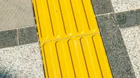 Inovasi Trotoar yang Dapat Berbicara untuk Pejalan Kaki yang Alami Gangguan Penglihatan