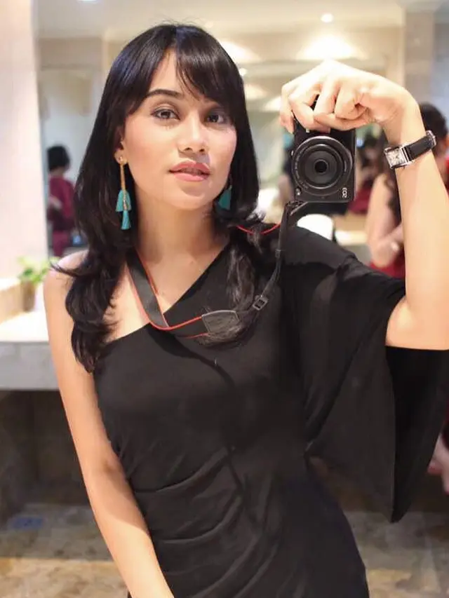 6 Potret Cantik Putri Tiri Nunung yang Tidak Diekspos