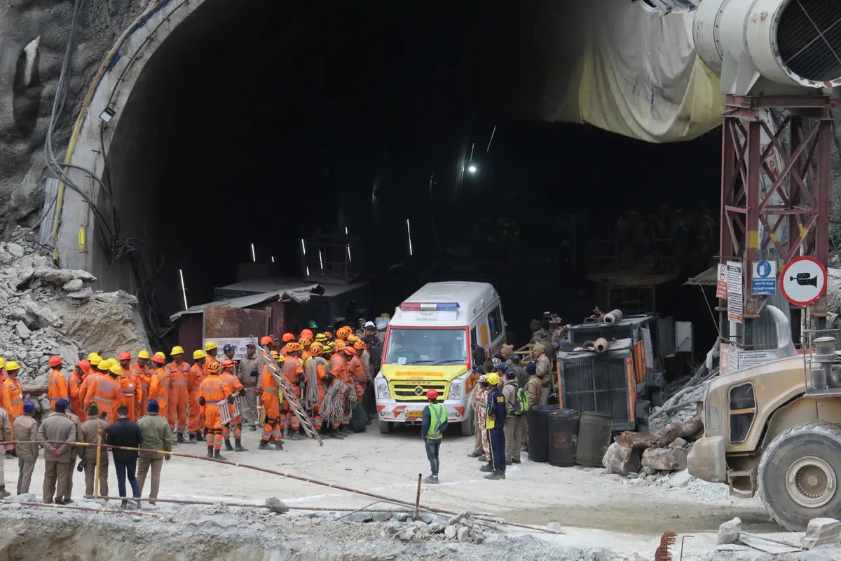 Proses penyelamatan 41 pekerja yang terjebak di Terowongan Himalaya, Uttarakhand, India. (AP Photo)
