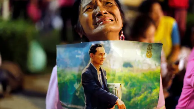 Raja Bhumibol Meninggal, Thailand Berduka