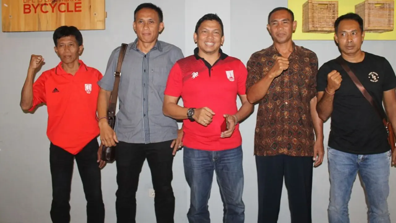 Persis Solo