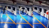 Detik-detik Penumpang Kapal Nekat Lompat ke Laut Merak