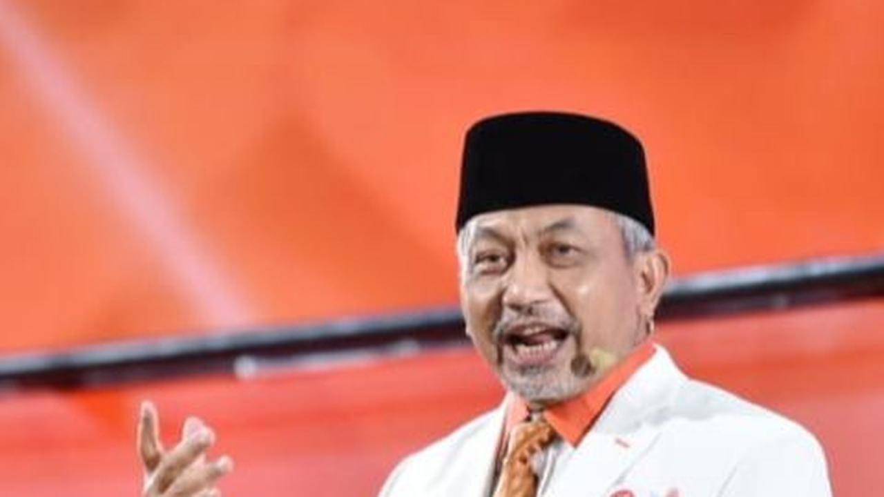 Viral Suara Merdu Presiden PKS saat Lagi Azan di Masjid, Latar Belakangnya Jadi Sorotan