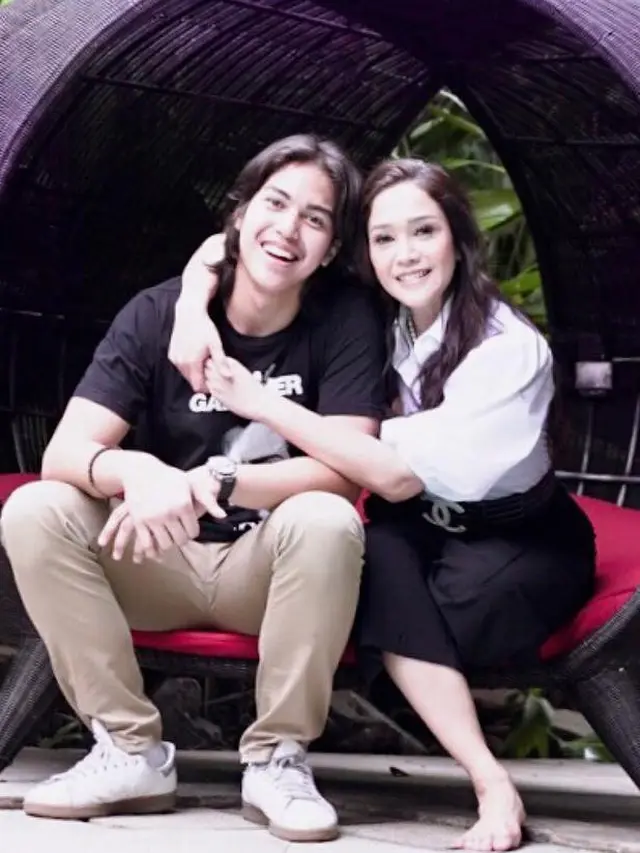 [Bintang] Maia Estianty dan El Rumi