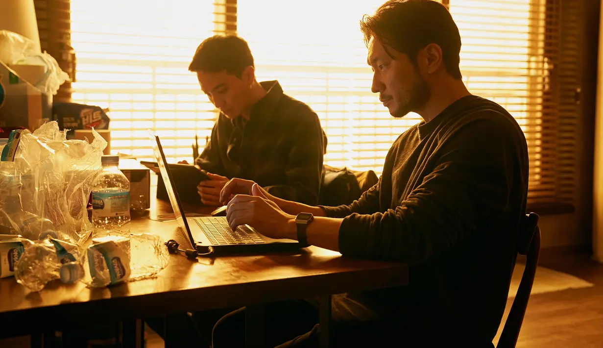 Son Suk Ku di serial A Killer Paradox. [Foto: SONG KYOUNG SUB/Netflix]