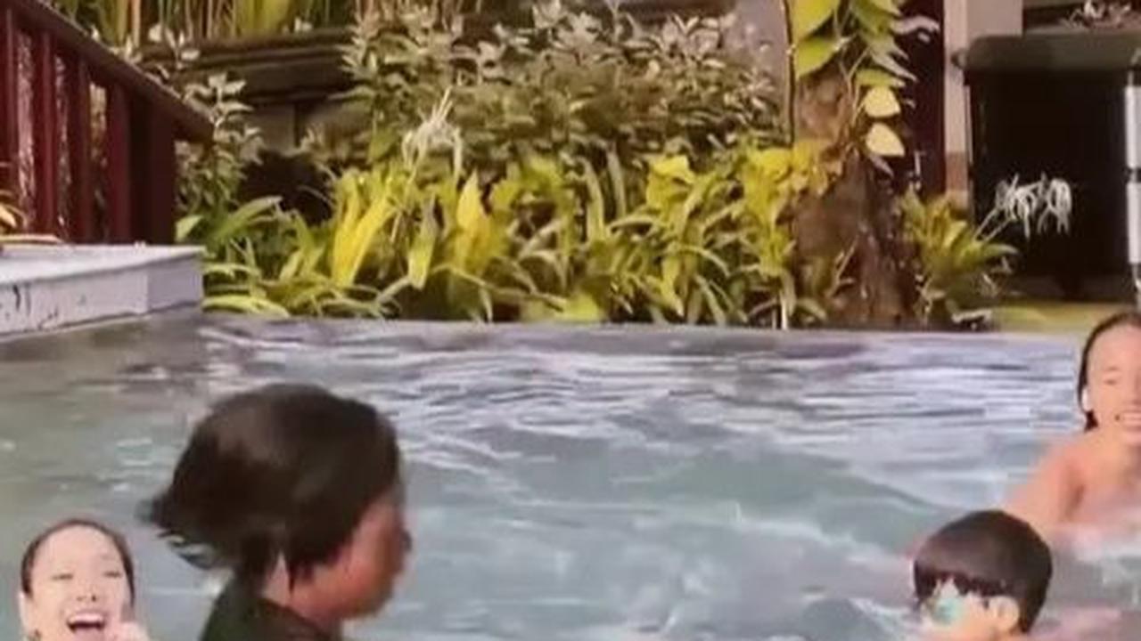 Dengan latar belakang hotel mewah dan keindahan eksotis Bali, semua momen ini menjadi kenangan bulan madu yang tak terlupakan bagi pasangan ini.