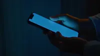 Ciri Orang yang Menurunkan Kecerahan Layar HP sampai Paling Redup