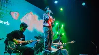 Juicy Luicy dan Adrian Khalif Sukses Menutup Rangkaian Konser Untuk Korban Sakit Hati di Bandung