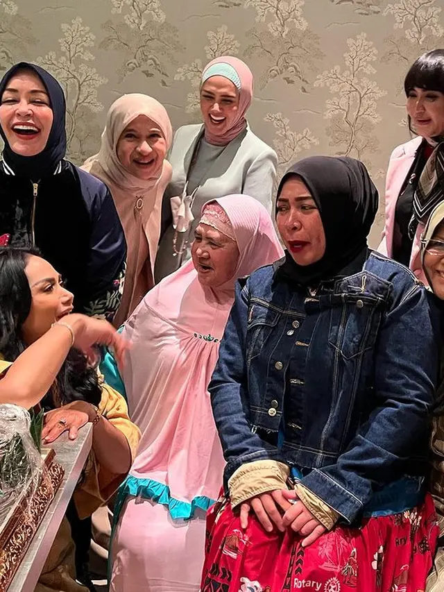 Momen Krisdayanti Bertemu Mamah Dedeh