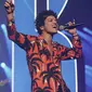 Akan konser di Jakarta, Bruno Mars hadir dengan gaya fashion retro modern yang memukau. (Foto: Instagram/ Bruno Mars)