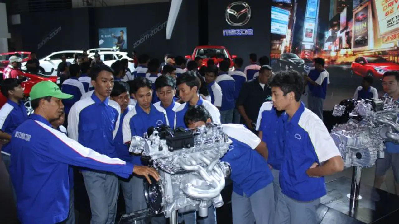 Mazda Kenalkan Teknologi Baru Pada Pelajar dan Kaum Disabilitas